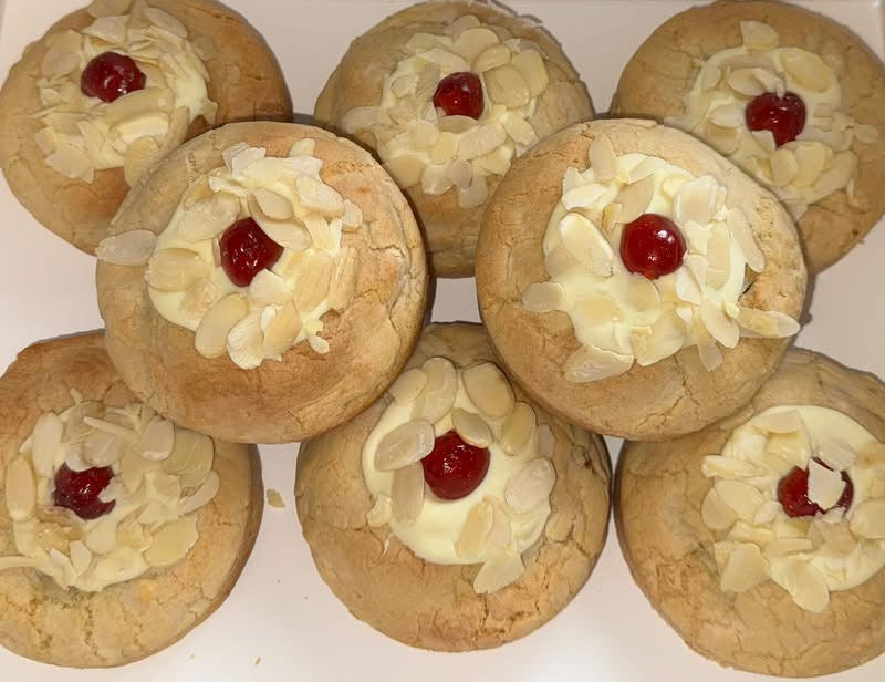 4 x Luxury Stuffed Cookies